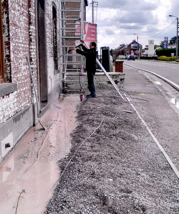 Tradinnove-Peinture-Elaerts-Nettoyage-Facade-a-la-haute-pression